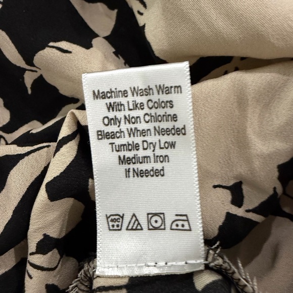 Cold Water Creek Floral Sleeveless Shell - Black and Cream - Picture 5 of 6